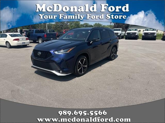 used 2022 Toyota Highlander car, priced at $39,403