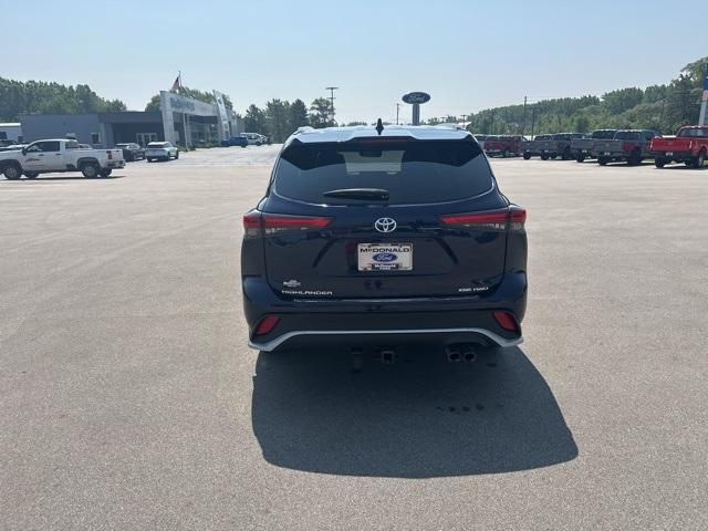 used 2022 Toyota Highlander car, priced at $39,403