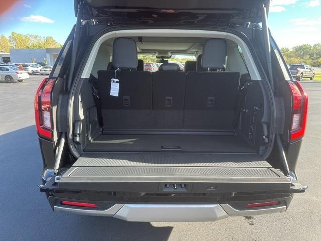 new 2025 Ford Expedition car, priced at $74,401