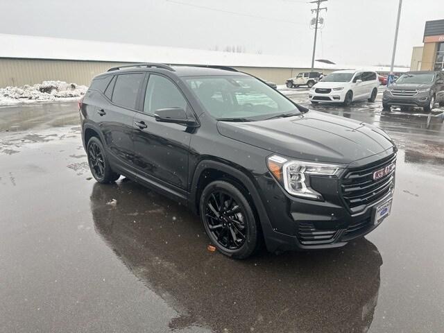 used 2024 GMC Terrain car, priced at $27,020