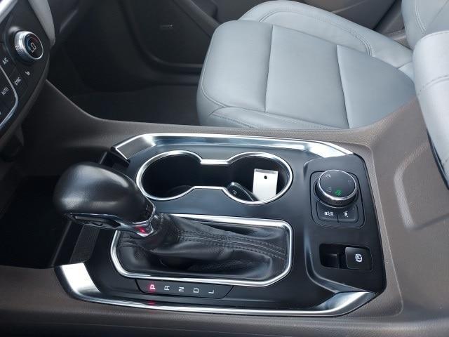 used 2021 Chevrolet Traverse car, priced at $23,488