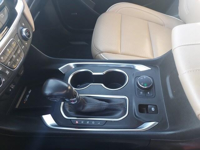 used 2022 Chevrolet Traverse car, priced at $32,014