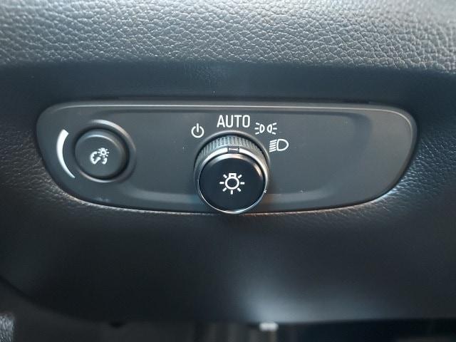 used 2022 Chevrolet Traverse car, priced at $32,014