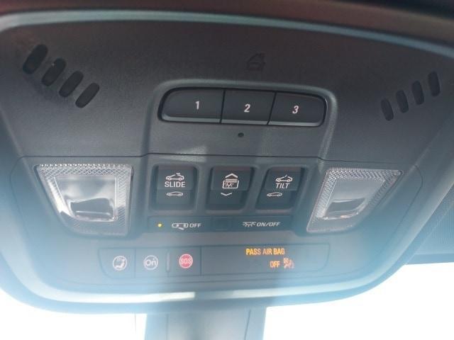 used 2022 Chevrolet Traverse car, priced at $32,014