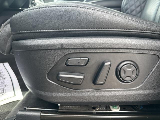 used 2023 Kia Sorento car, priced at $32,573