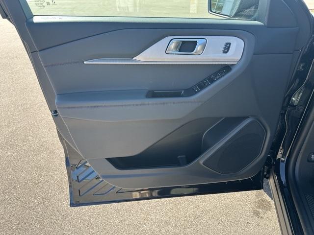 new 2025 Ford Explorer car, priced at $45,602