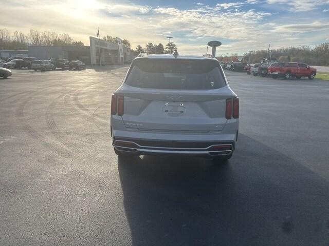 used 2023 Kia Sorento car, priced at $28,961