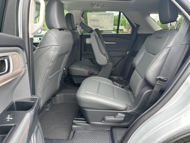 new 2025 Ford Explorer car, priced at $46,355