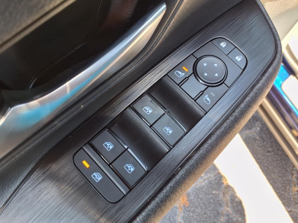 new 2025 Nissan Kicks car, priced at $29,274