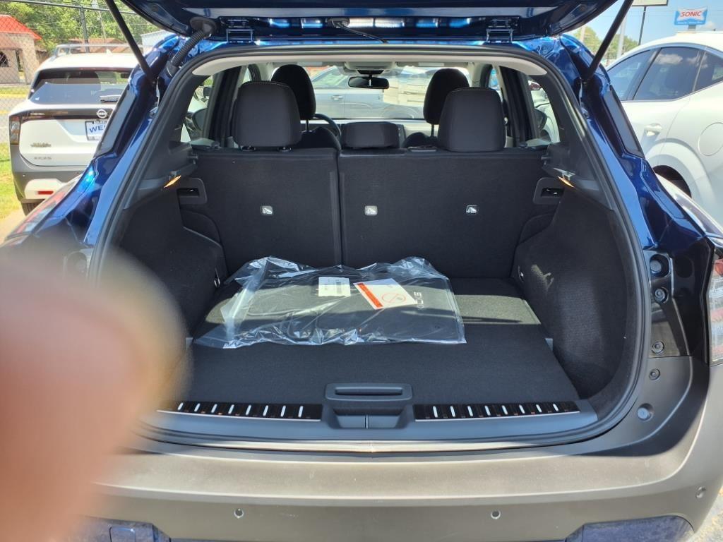 new 2025 Nissan Kicks car, priced at $29,274