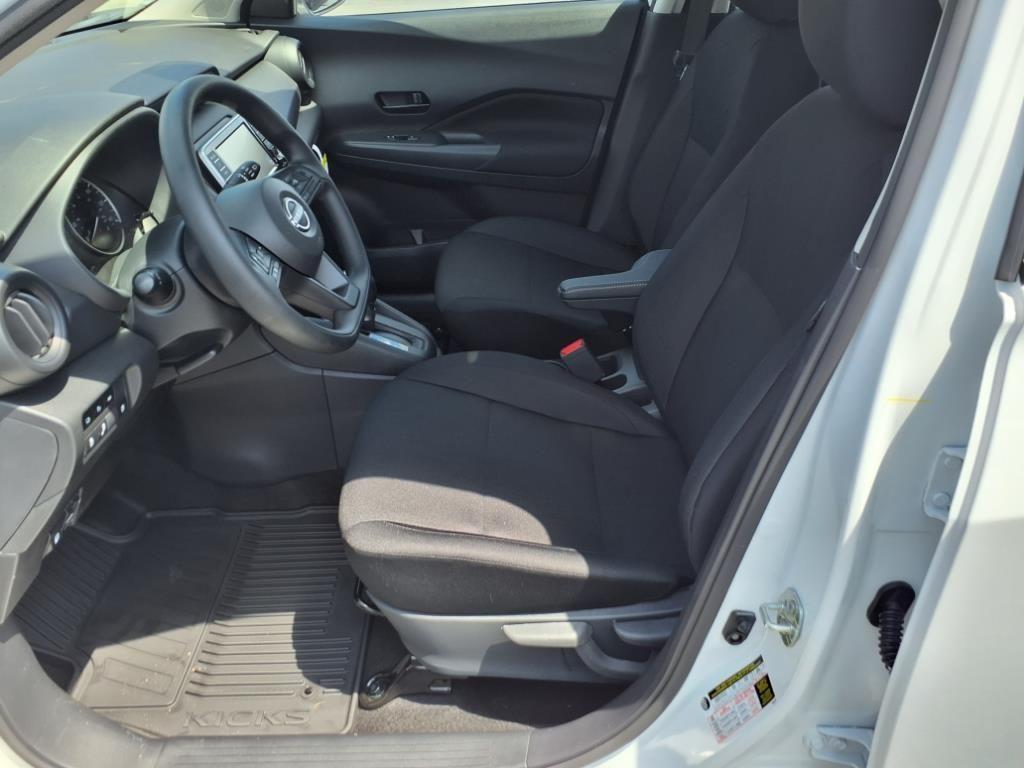 new 2025 Nissan Kicks Play car, priced at $24,349