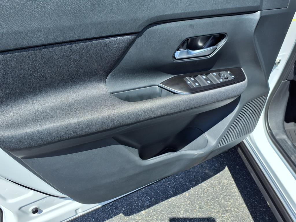 new 2025 Nissan Kicks car, priced at $29,209