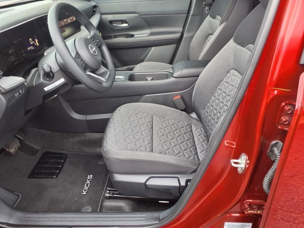 new 2025 Nissan Kicks car, priced at $29,294