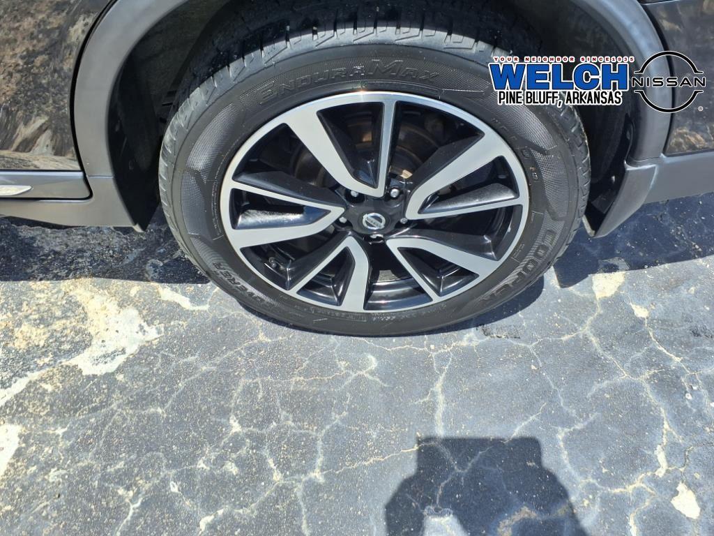 used 2019 Nissan Rogue car, priced at $19,997