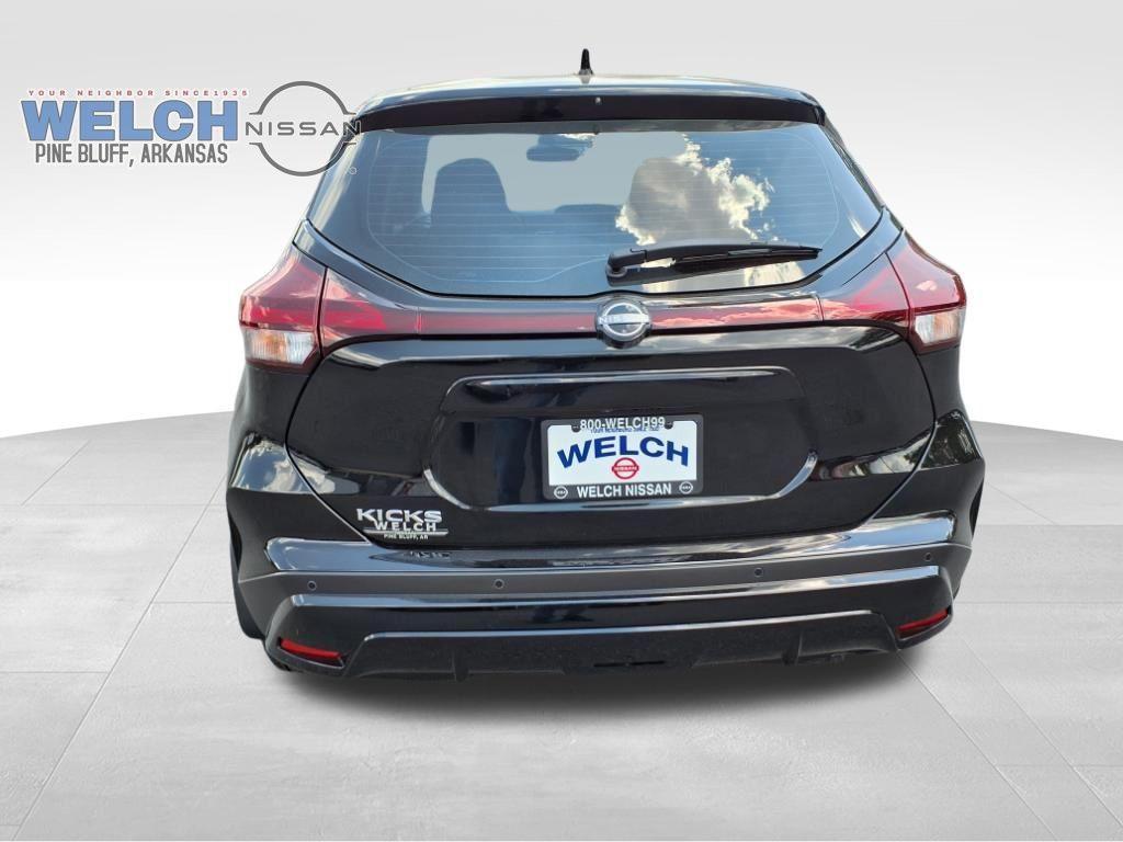 new 2025 Nissan Kicks Play car, priced at $24,349