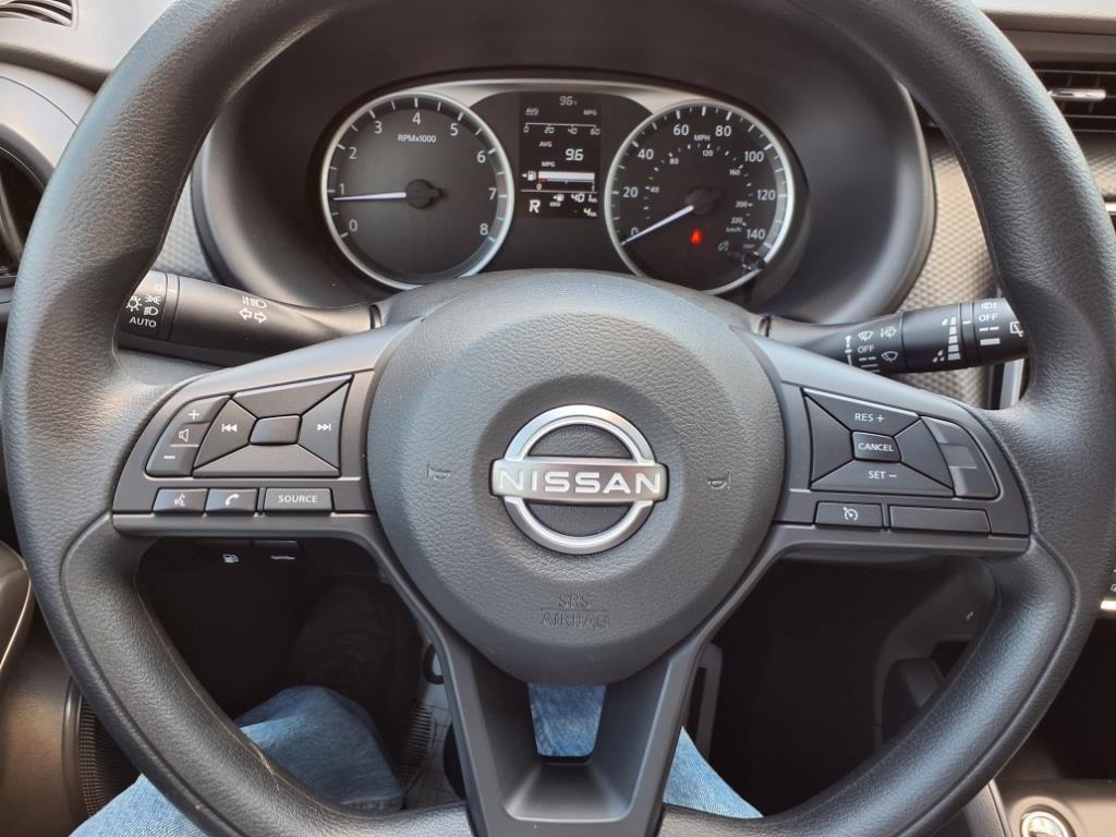 new 2025 Nissan Kicks Play car, priced at $24,349