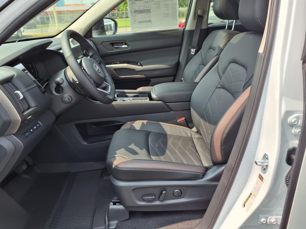 new 2025 Nissan Pathfinder car, priced at $55,034
