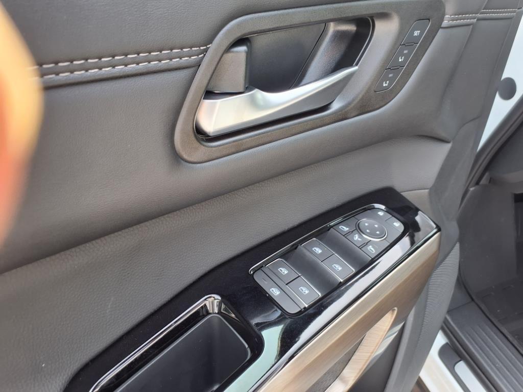new 2025 Nissan Pathfinder car, priced at $55,034