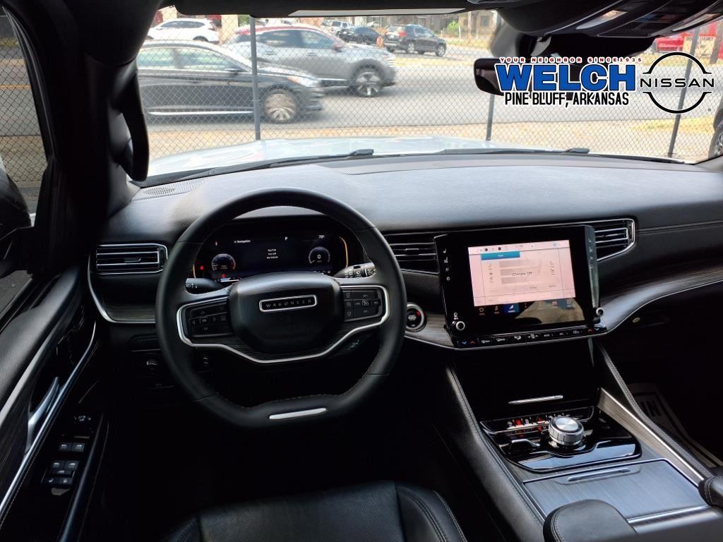 used 2023 Jeep Wagoneer L car