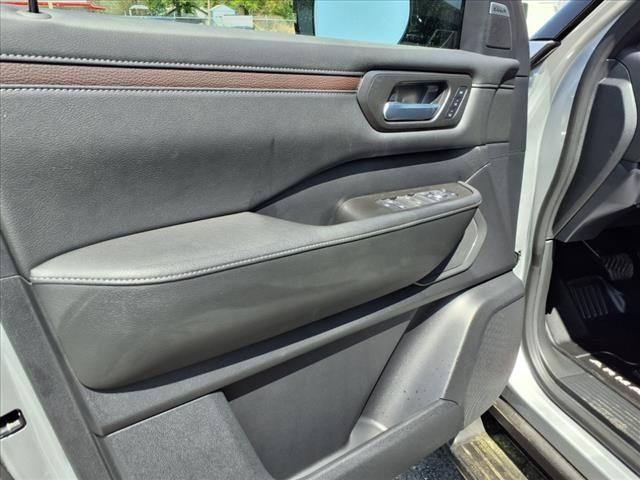 new 2025 Nissan Armada car, priced at $68,679