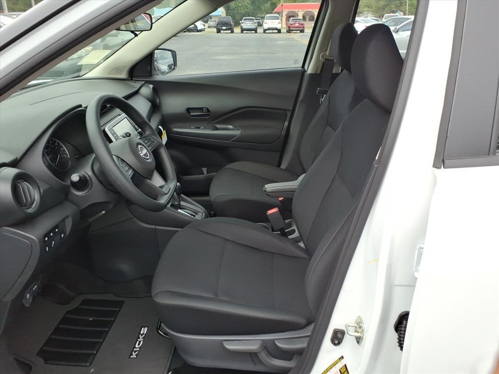 new 2025 Nissan Kicks Play car, priced at $24,454