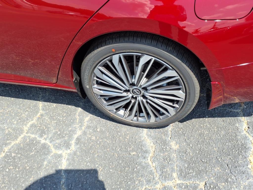 new 2025 Nissan Altima car, priced at $38,284