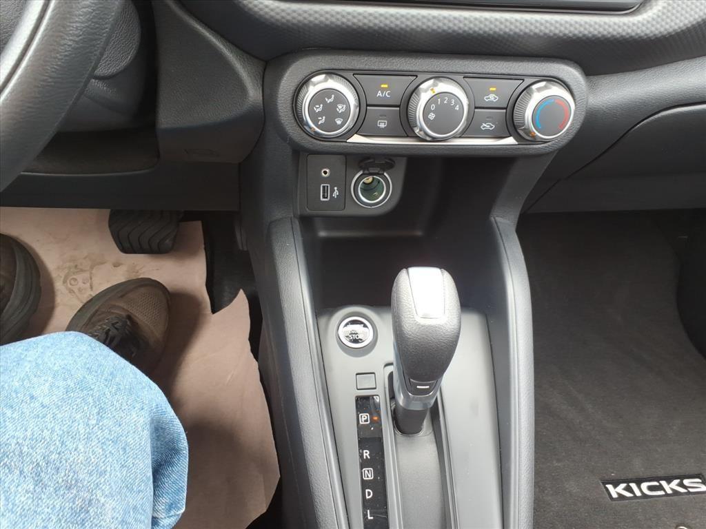new 2025 Nissan Kicks Play car, priced at $24,474