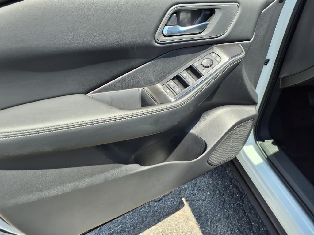 new 2025 Nissan Rogue car, priced at $34,434