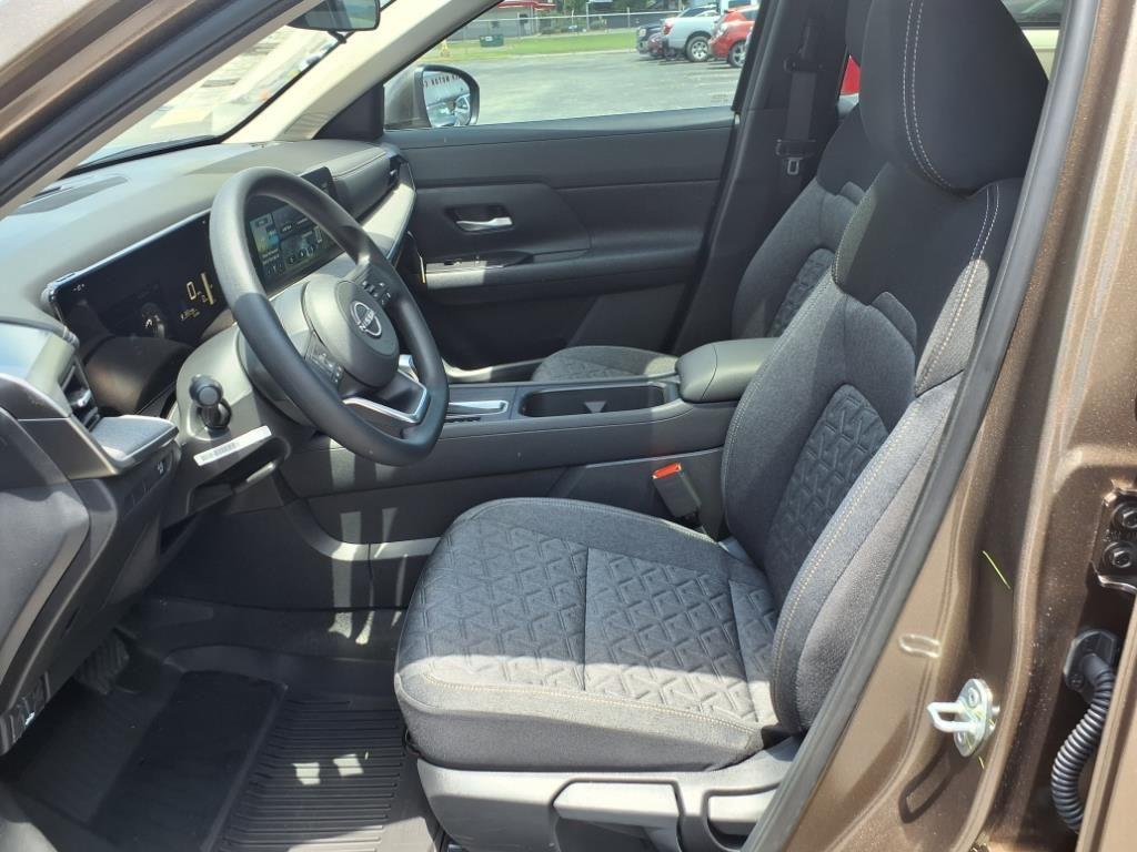 new 2025 Nissan Kicks car, priced at $29,209