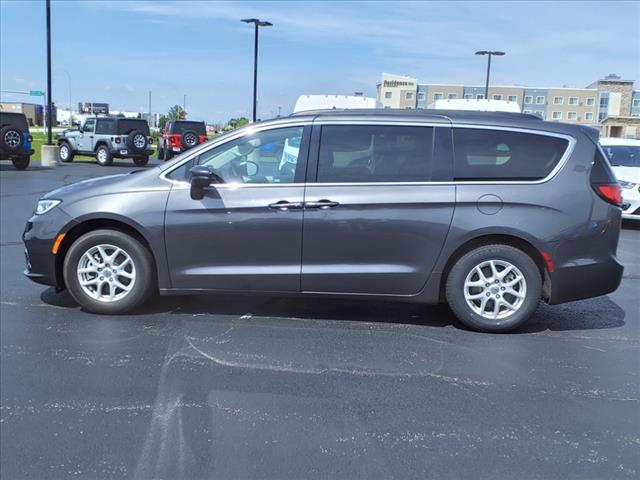 used 2022 Chrysler Pacifica car, priced at $25,993