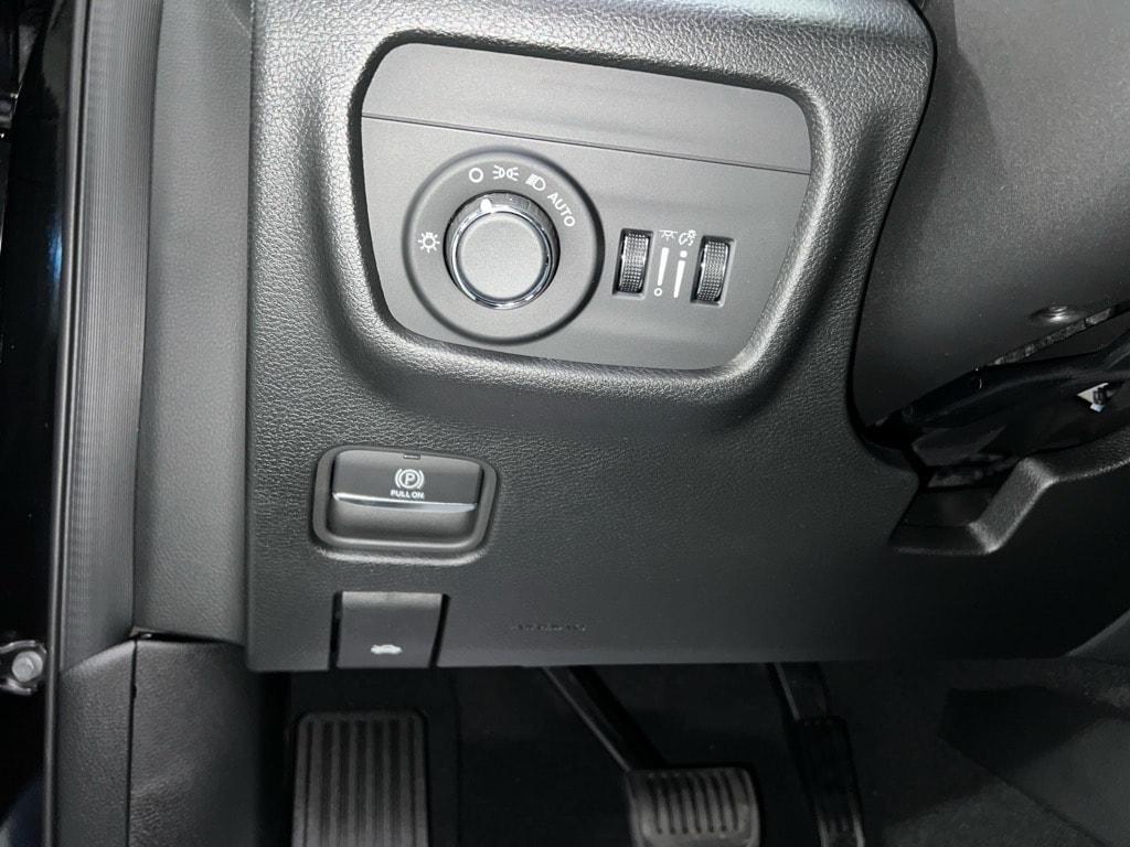 new 2025 Jeep Grand Cherokee car, priced at $44,730