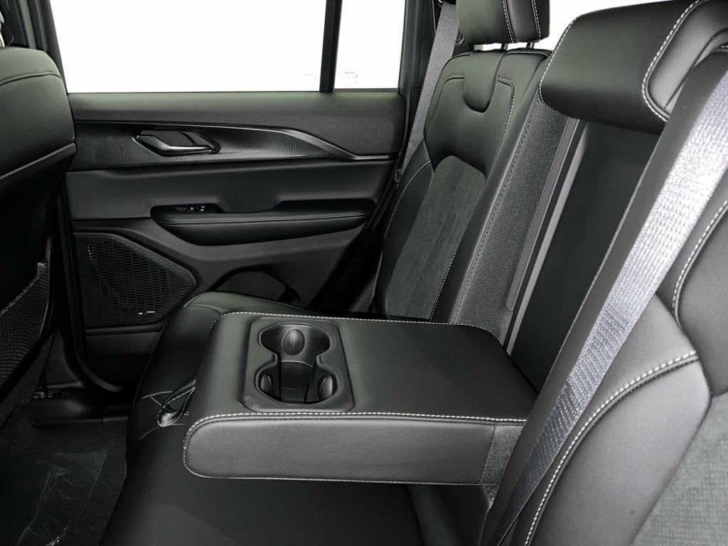 new 2025 Jeep Grand Cherokee car, priced at $44,730