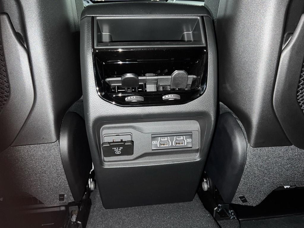 new 2025 Jeep Grand Cherokee car, priced at $44,730