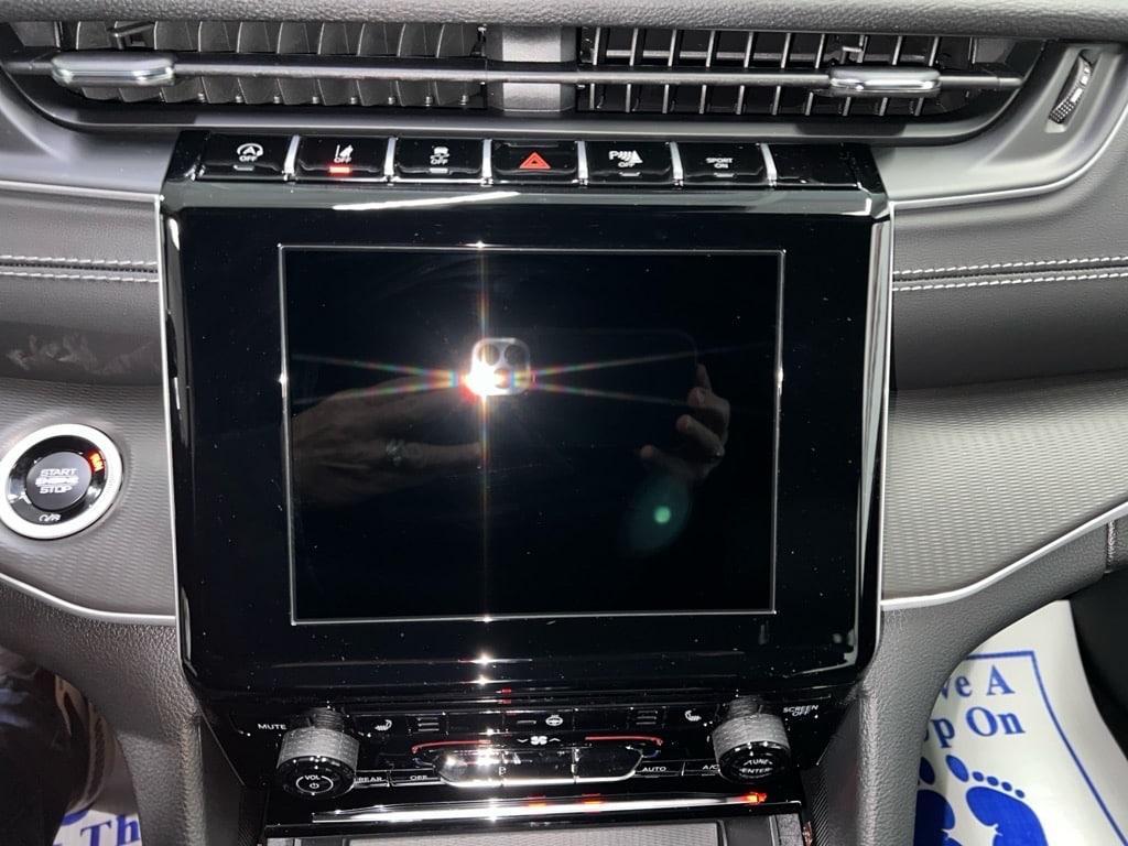 new 2025 Jeep Grand Cherokee car, priced at $44,730