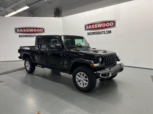 new 2023 Jeep Gladiator car, priced at $49,931