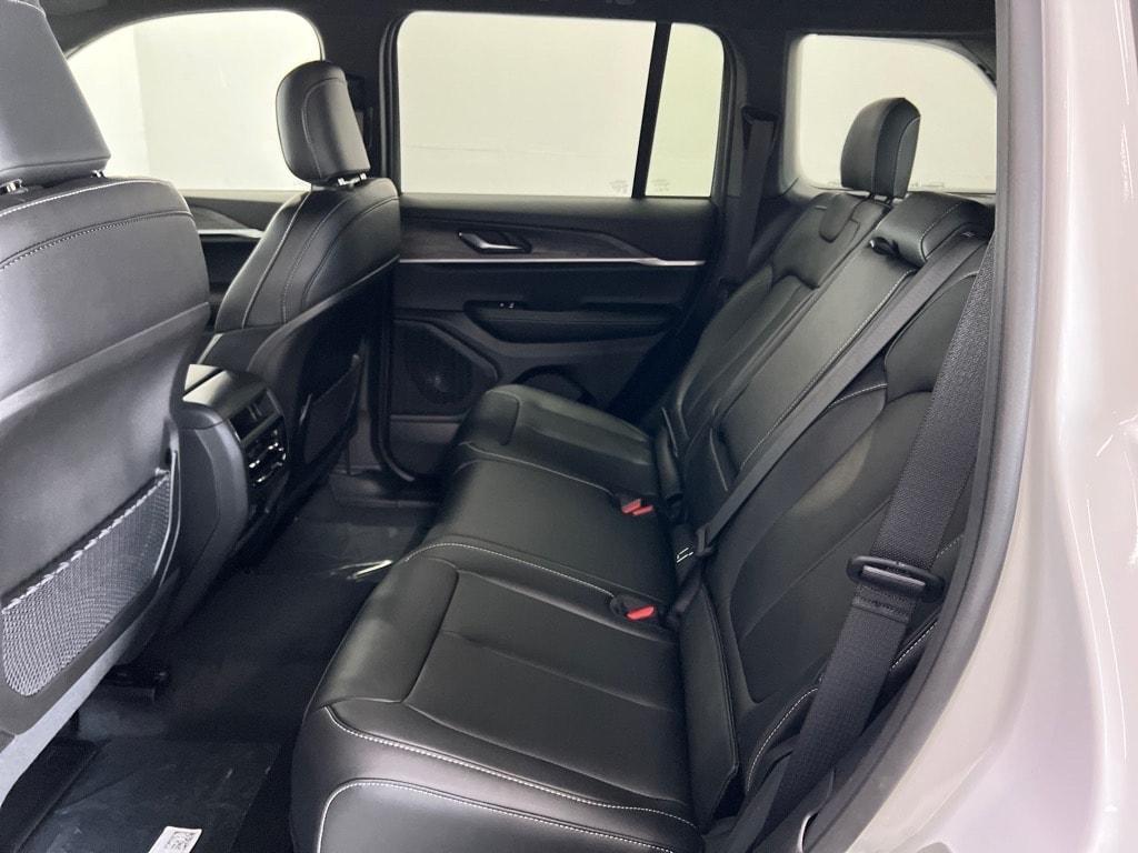 new 2025 Jeep Grand Cherokee car, priced at $40,998