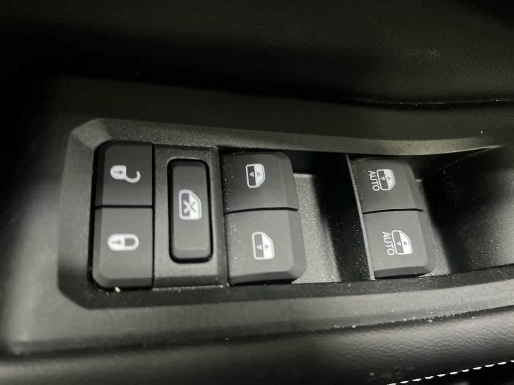 new 2025 Jeep Grand Cherokee car, priced at $43,995