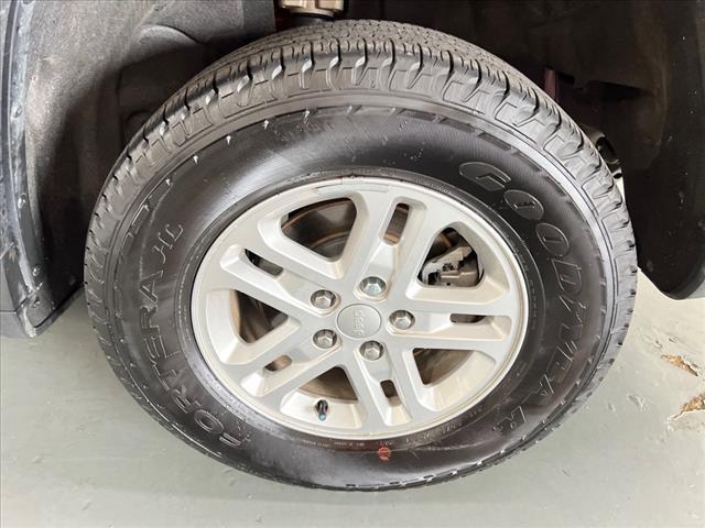 used 2024 Jeep Grand Cherokee car, priced at $26,970