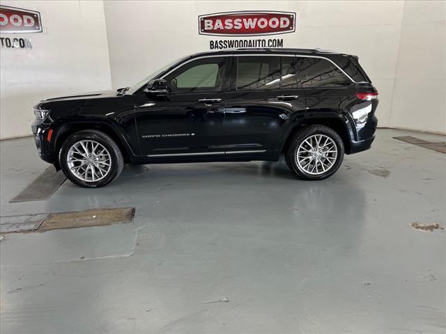 used 2023 Jeep Grand Cherokee car, priced at $39,886