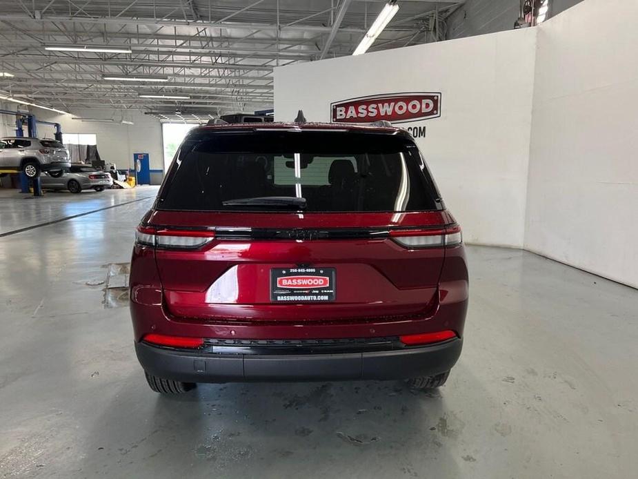 new 2024 Jeep Grand Cherokee car, priced at $38,780