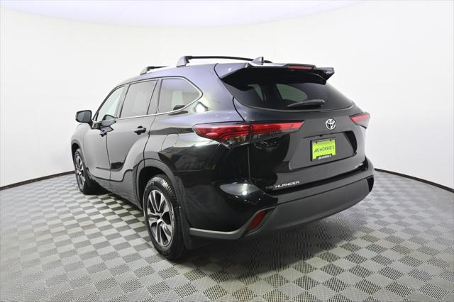 used 2022 Toyota Highlander car, priced at $31,847