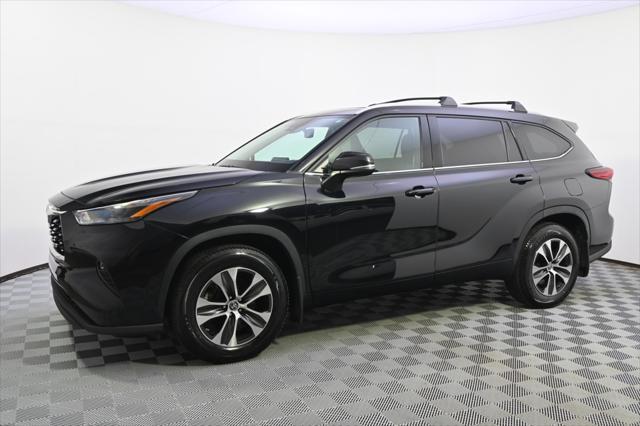 used 2022 Toyota Highlander car, priced at $31,847