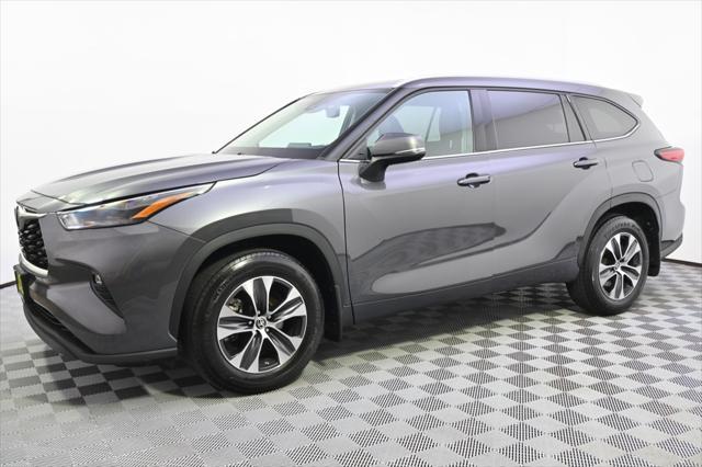 used 2022 Toyota Highlander car, priced at $32,997