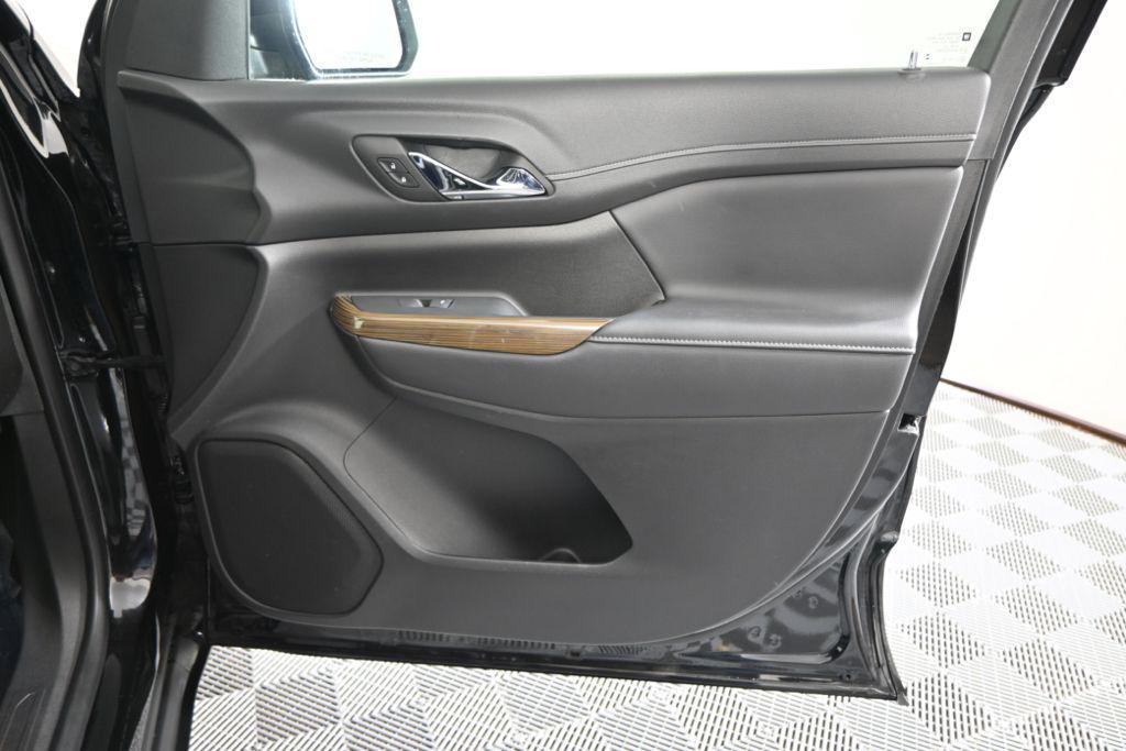 used 2023 GMC Acadia car, priced at $26,995