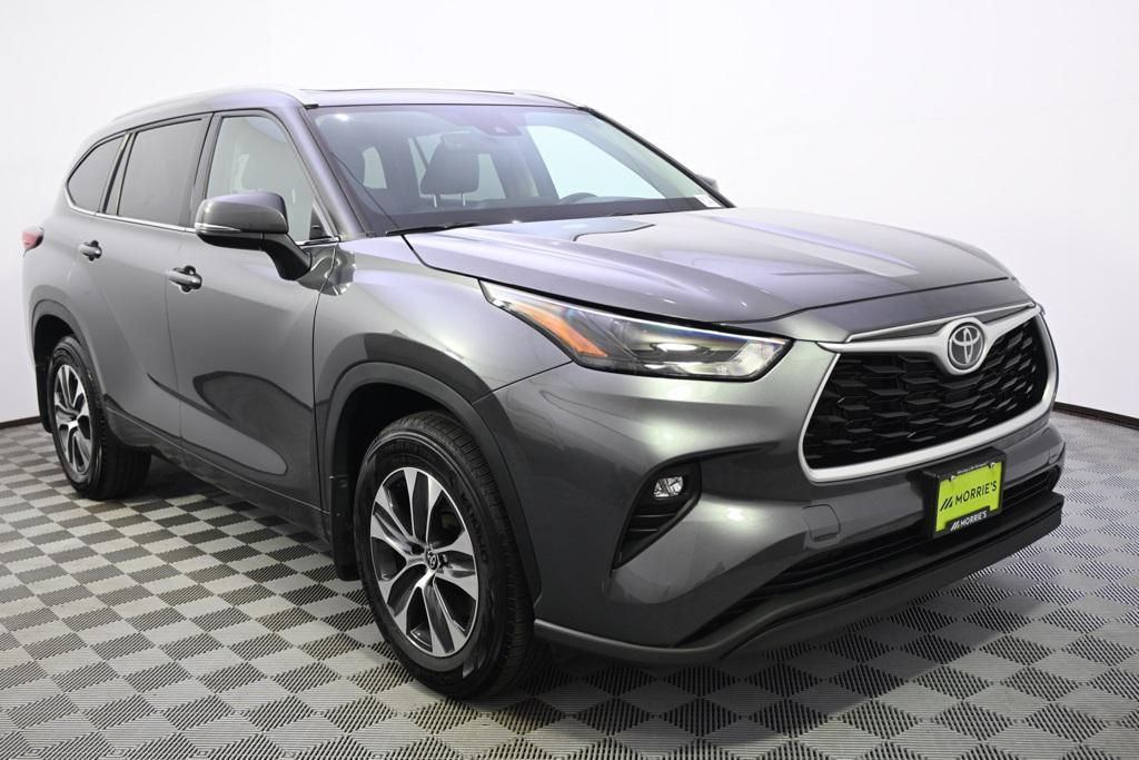 used 2022 Toyota Highlander car, priced at $38,495