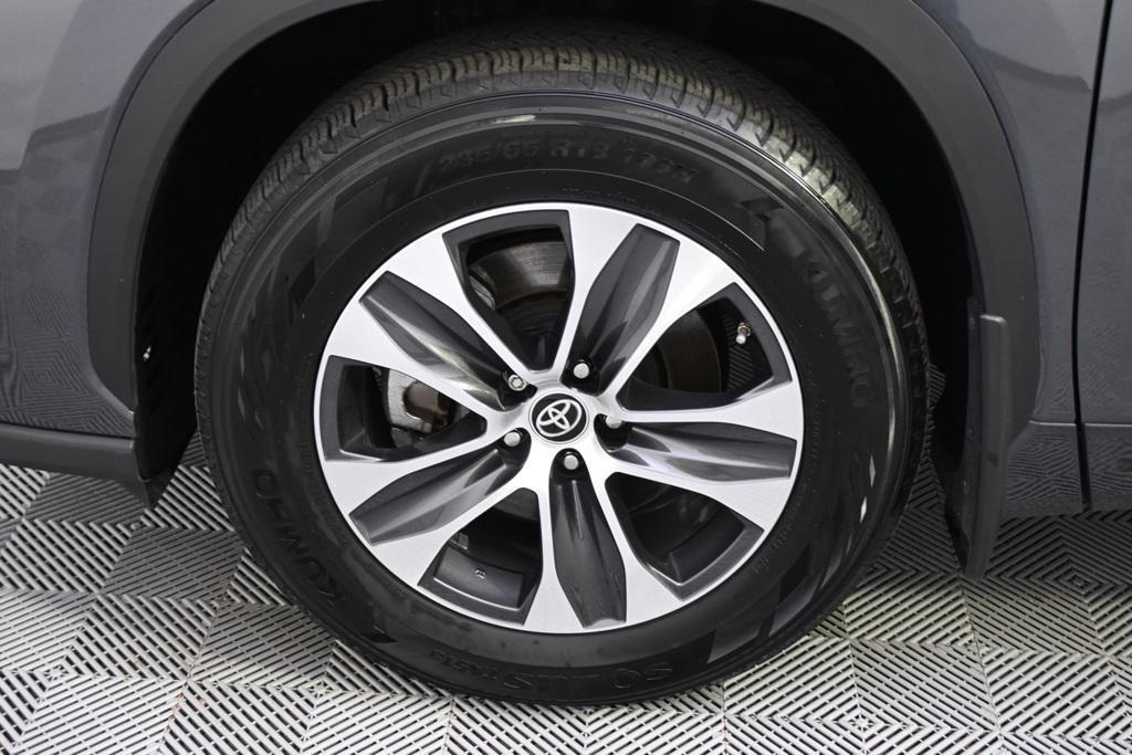 used 2022 Toyota Highlander car, priced at $38,495