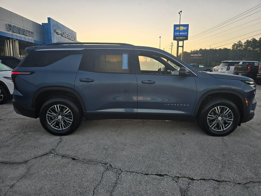 used 2025 Chevrolet Traverse car, priced at $38,995