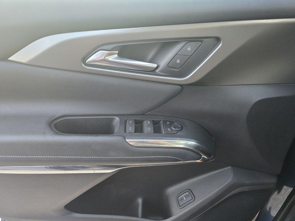 used 2025 Chevrolet Traverse car, priced at $38,995
