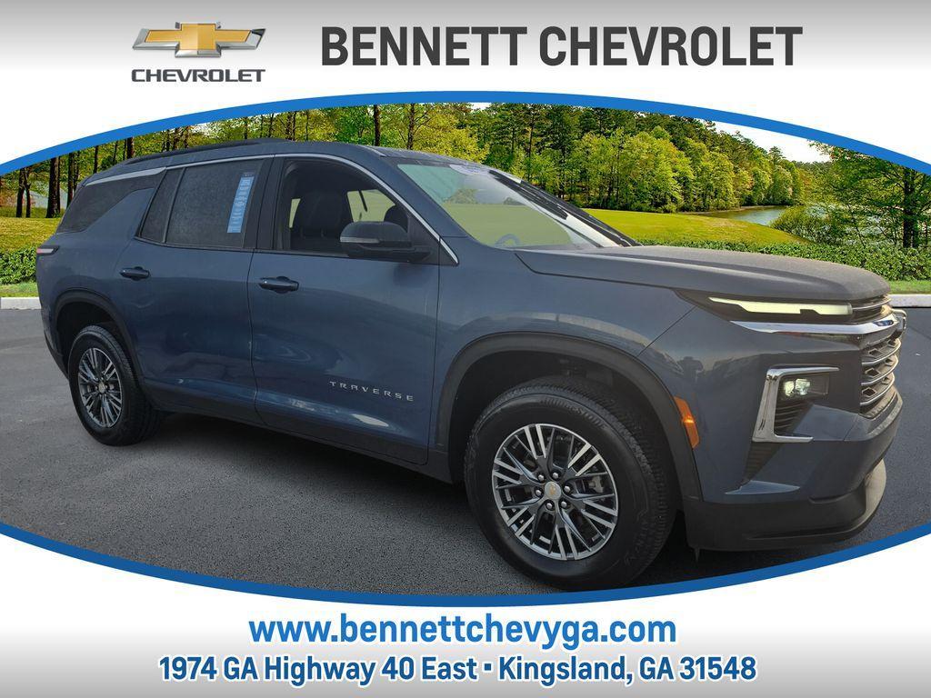 used 2025 Chevrolet Traverse car, priced at $38,995