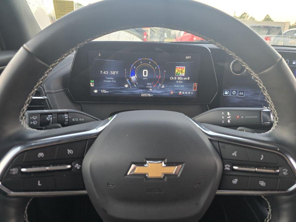used 2025 Chevrolet Traverse car, priced at $38,995